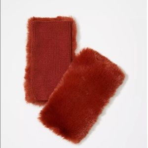 NWT LOFT‎ Women's Faux Fur Fingerless Gloves